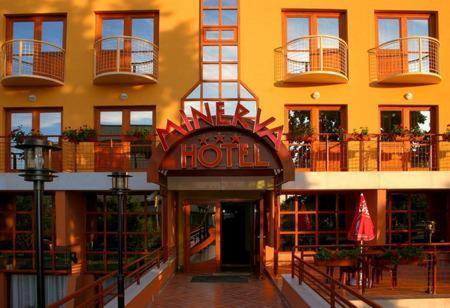 Hotel Minerva Mosonmagyaróvár Eksteriør billede