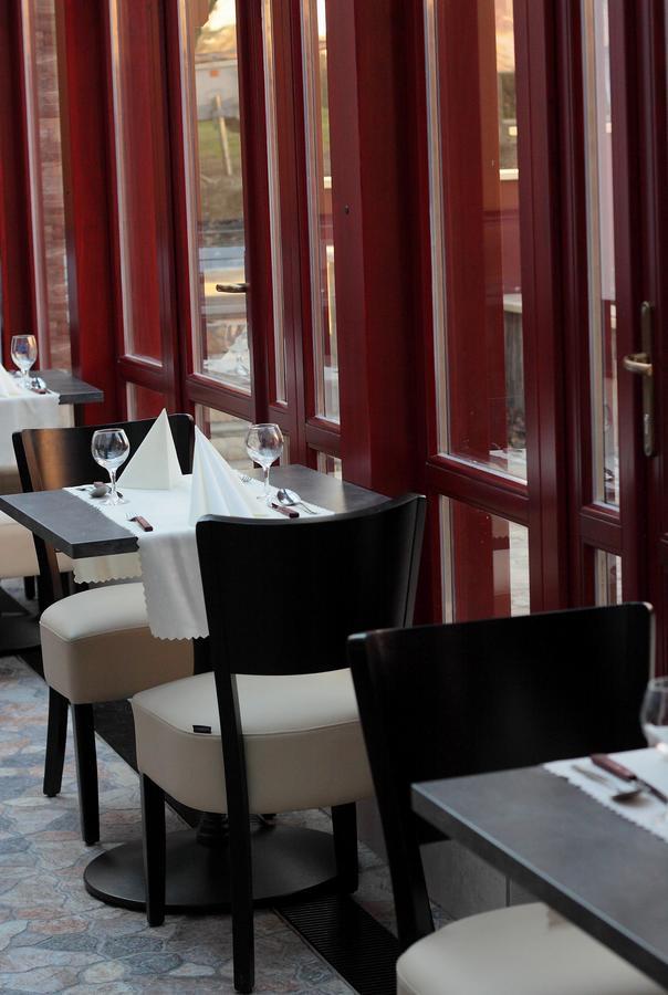 Hotel Minerva Mosonmagyaróvár Eksteriør billede